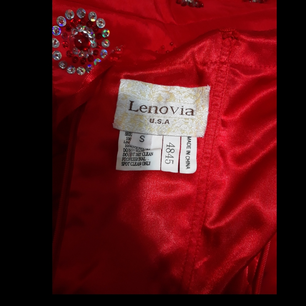 Red dress with embellishments - Picture 4 of 4